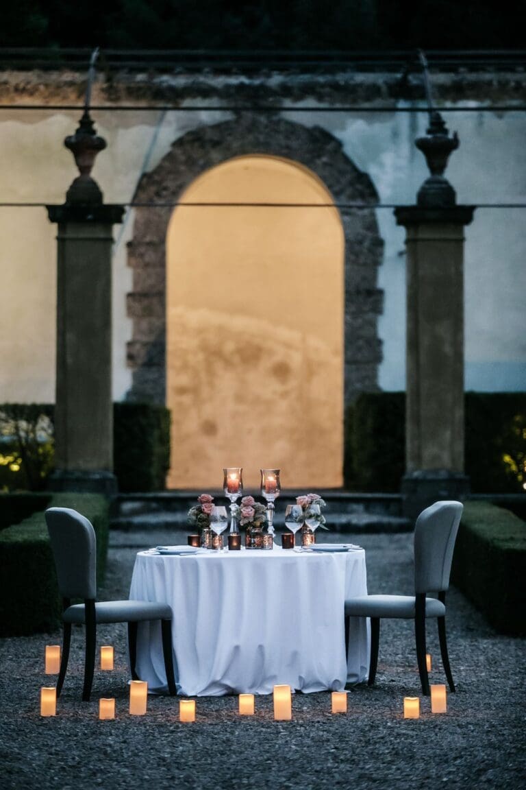 romantic_dinner_in_tuscany