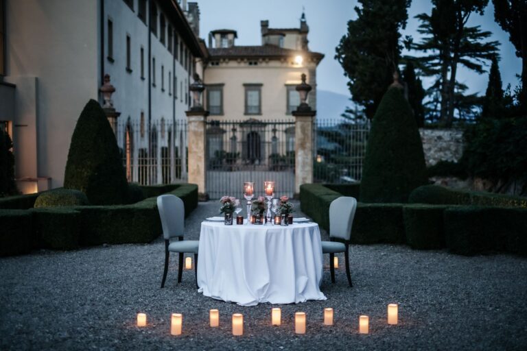 romantic_dinner_wedding_proposal